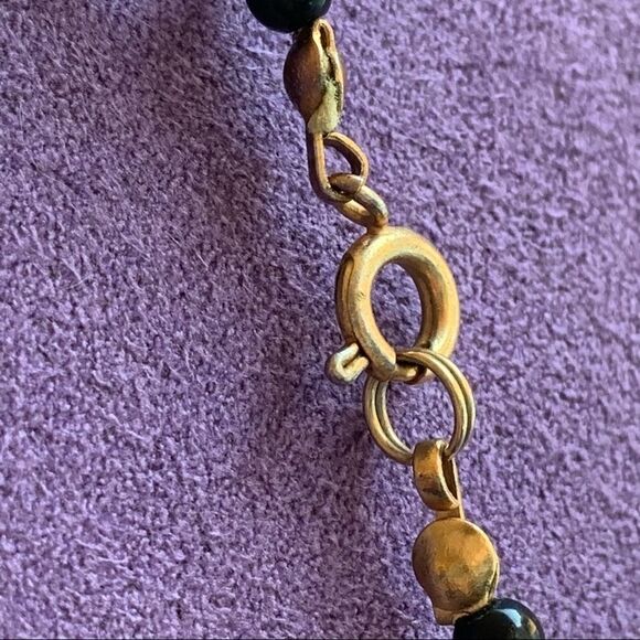 Art Deco matte lucite black beaded necklace - Picture 8 of 9